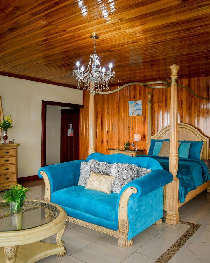 Poas Paradise Bed and Breakfast Poasito Buitenkant foto