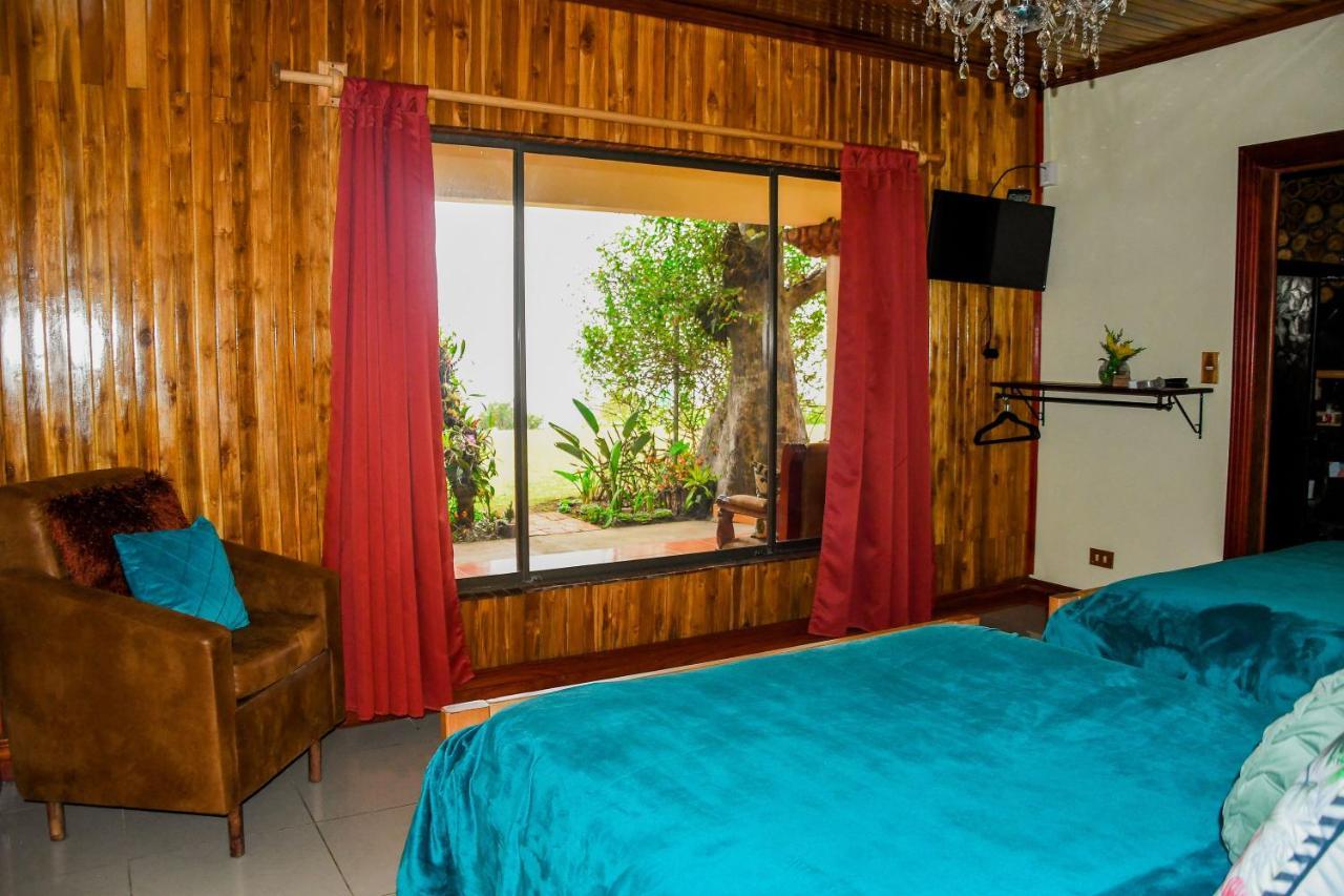 Poas Paradise Bed and Breakfast Poasito Buitenkant foto