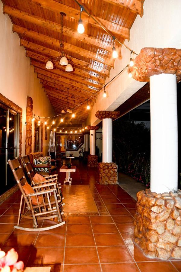 Poas Paradise Bed and Breakfast Poasito Buitenkant foto