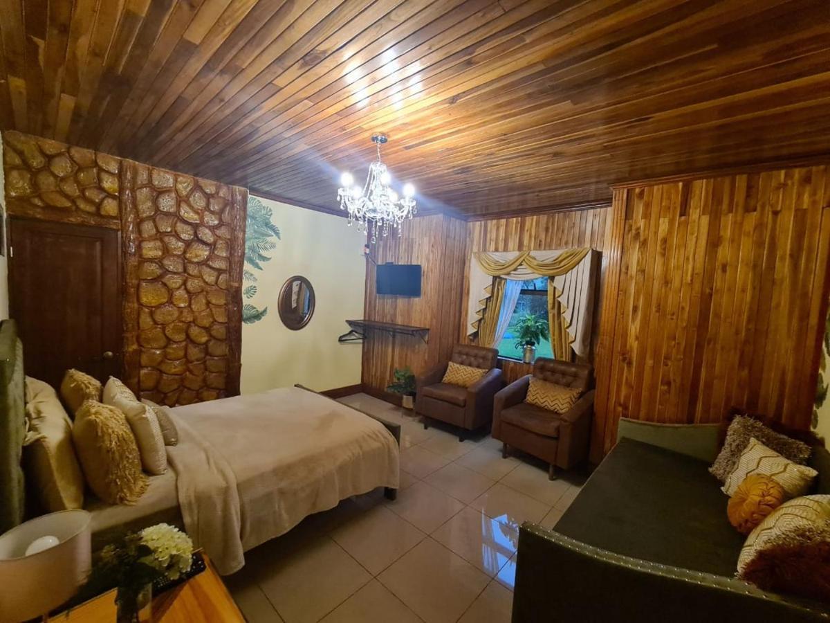 Poas Paradise Bed and Breakfast Poasito Buitenkant foto