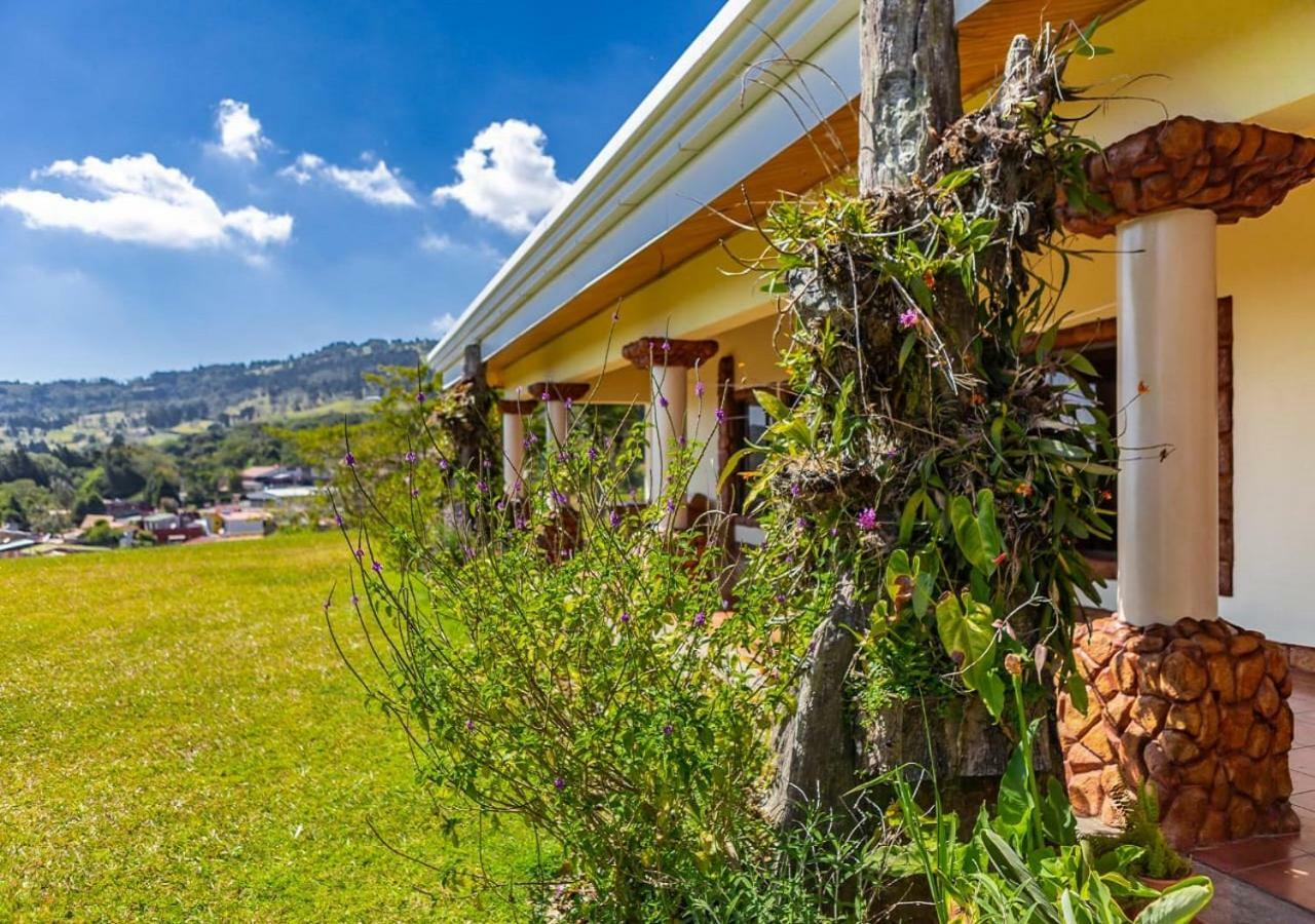 Poas Paradise Bed and Breakfast Poasito Buitenkant foto